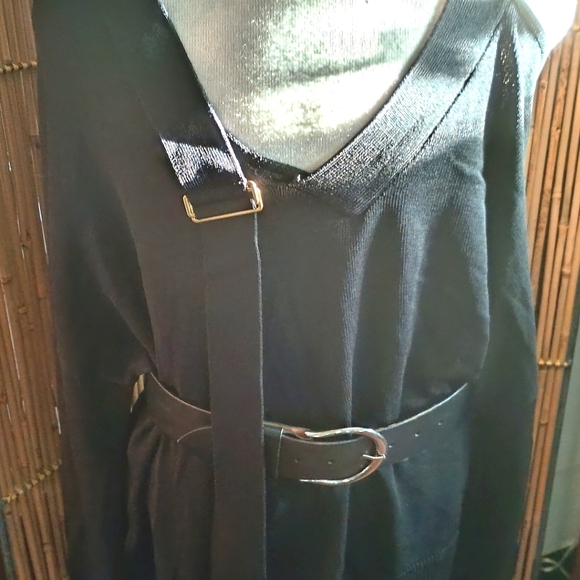Lucys Whims The Drop V neck Buckle Slouchy Knit with Thumb holes & Cut Outs 3X - Picture 7 of 8